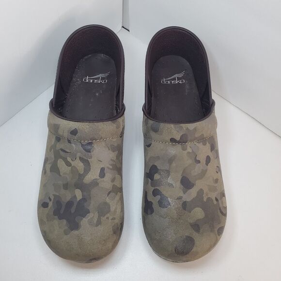 Dansko Womens Professional Suede Camo Soft Clogs Size 40 EU 8.5 US Nurse - Picture 2 of 7